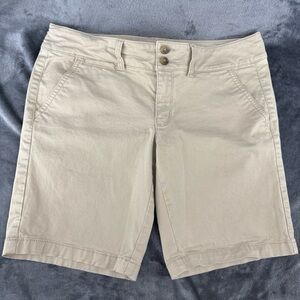 American Eagle AE Uniform Chino Khaki Stretch Bermuda Short Size 6